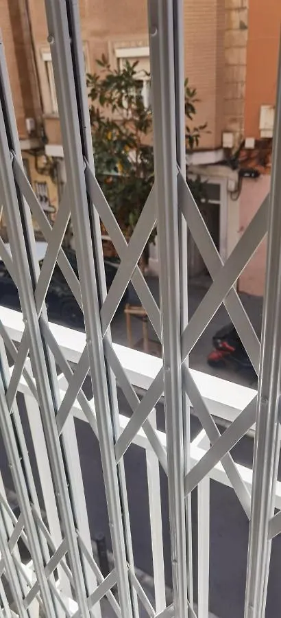 Barcelona, Apartamento De 2 Habitaciones. L'Hospitalet de Llobregat Apartment